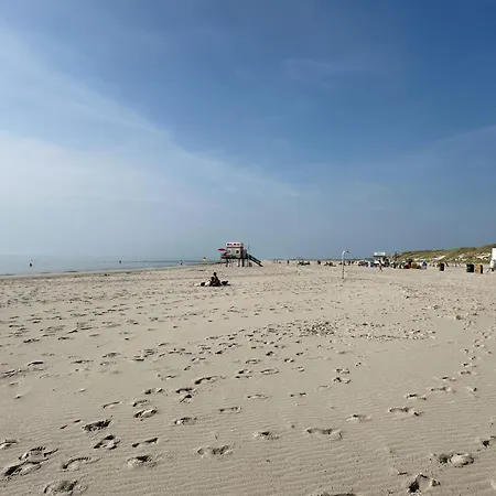 Min Oeoemrang Lun Apartment